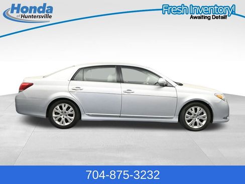 Used 2011 Toyota Avalon FWD image 9