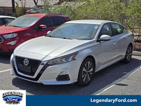 Used 2022 Nissan Altima 2.5 SV image 1