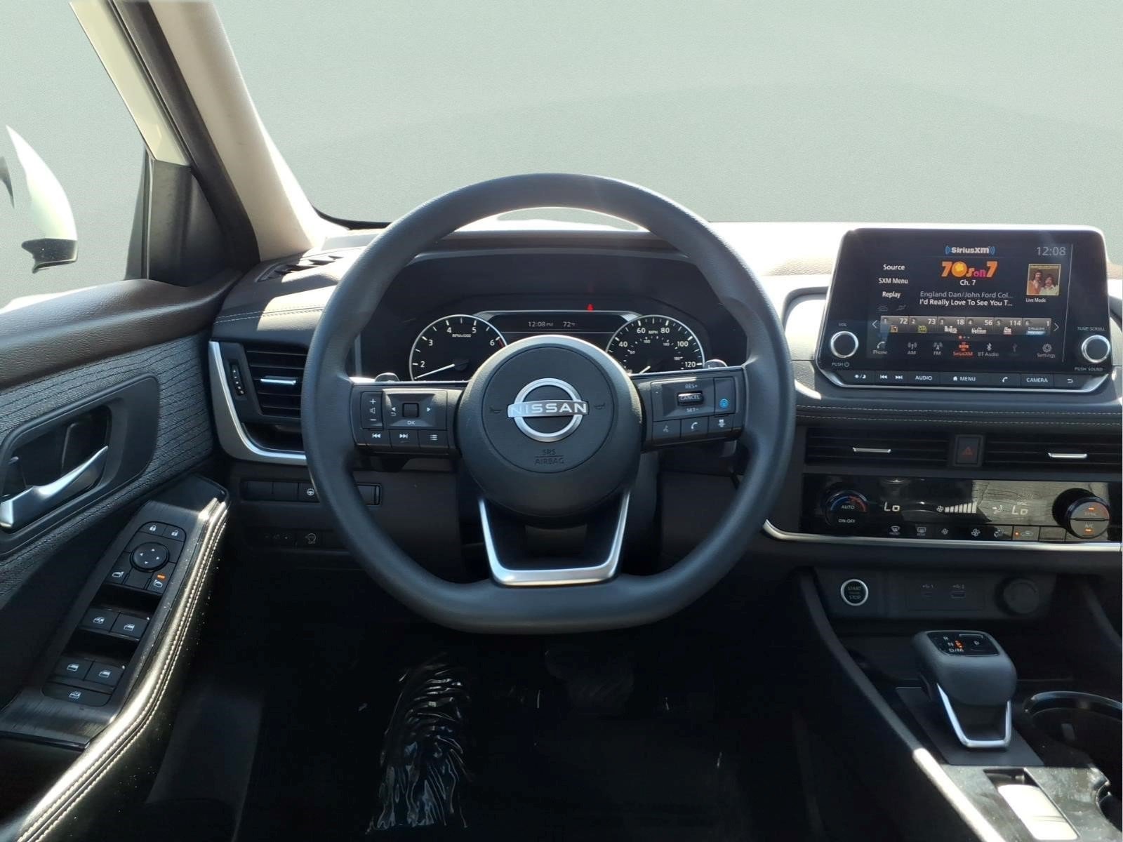 Used 2023 Nissan Rogue SV AWD/4WD image 12