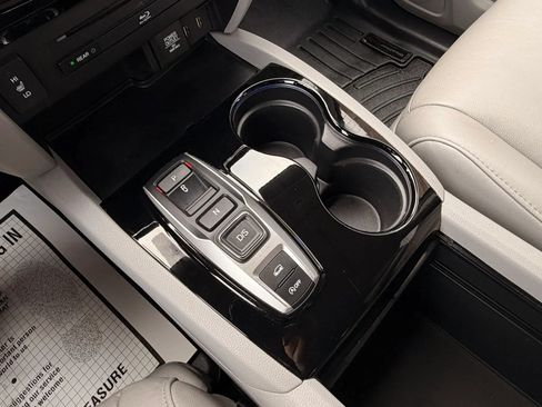 Used 2016 Honda Pilot Touring image 22