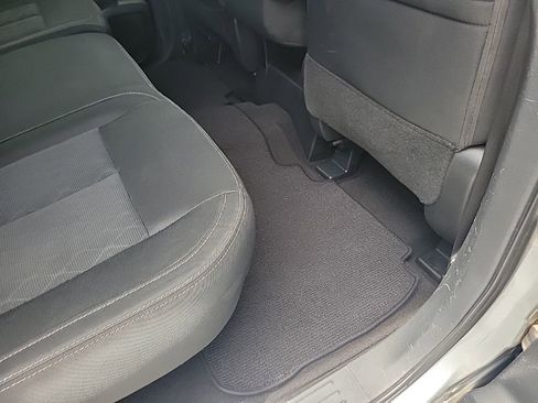 Used 2017 Nissan Titan SV AWD/4WD image 34