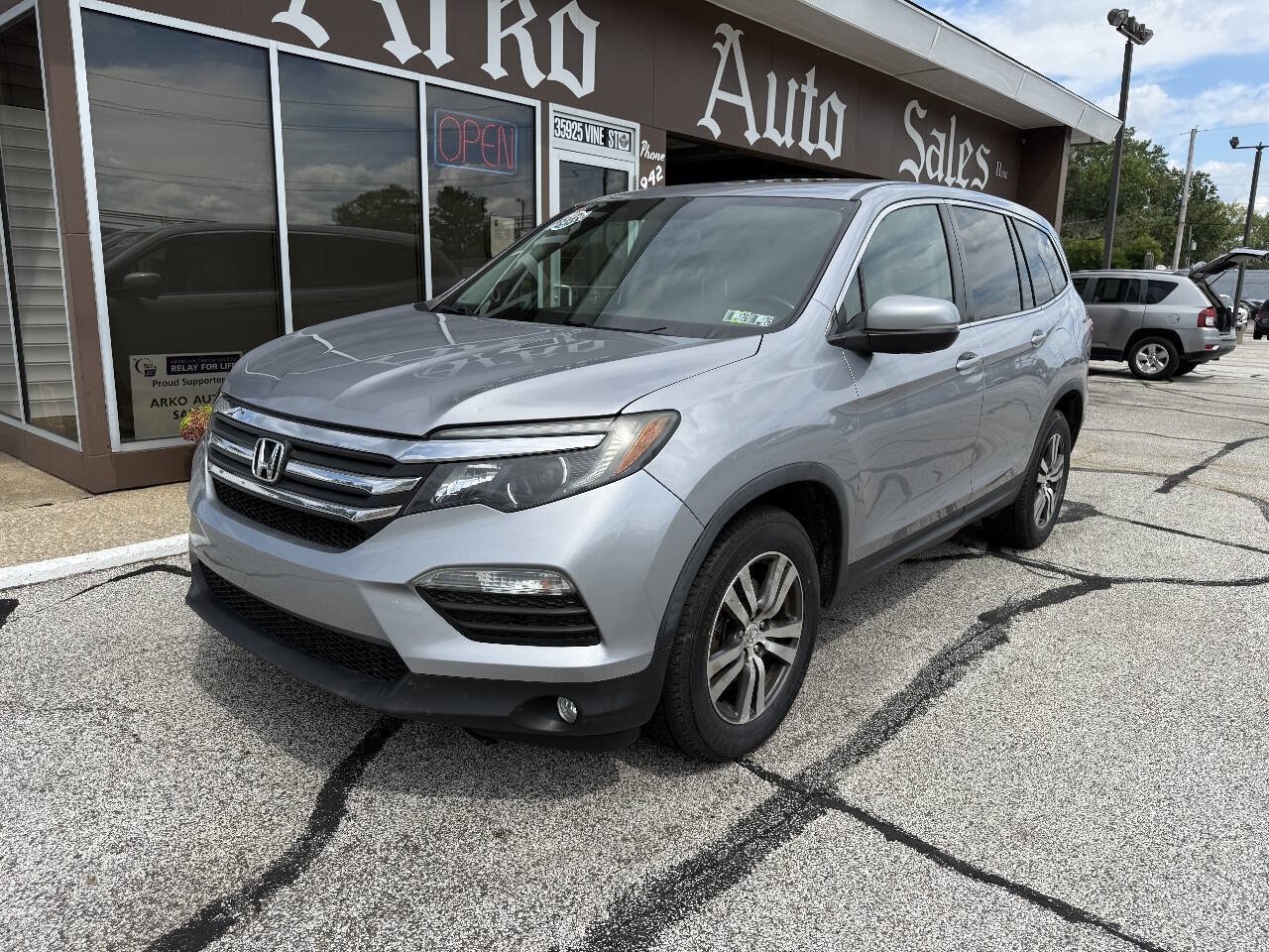 Used 2017 Honda Pilot EX-L image 2