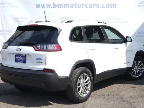 Used 2021 Jeep Cherokee Latitude Plus AWD/4WD image 3