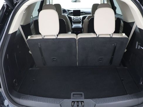 Used 2022 Ford Explorer XLT w/ Equipment Group 202A image 27