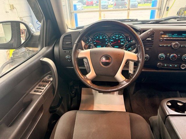 Used 2010 GMC Sierra 1500 SLE w/ Power Pack Plus AWD/4WD image 17