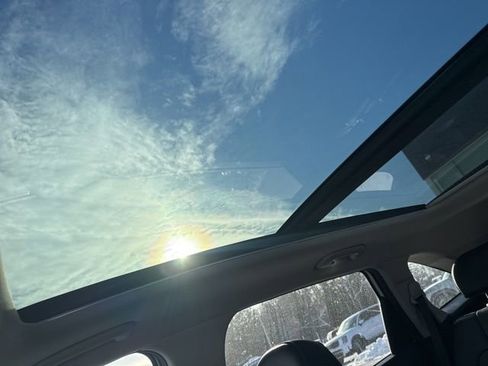 Certified 2022 Kia Sorento SX image 13