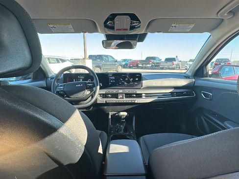 Used 2025 Kia K4 LXS image 29