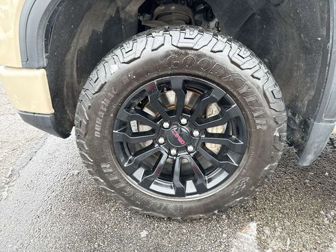 Used 2023 GMC Sierra 1500 AT4X image 10