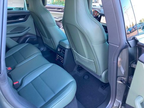 Used 2025 Porsche Macan 4S Electric AWD/4WD image 29