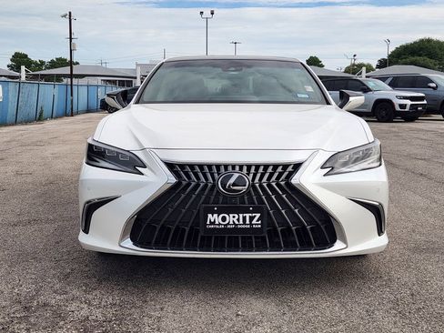 Used 2022 Lexus ES 350 Ultra Luxury w/ Accessory Package 2 FWD image 2