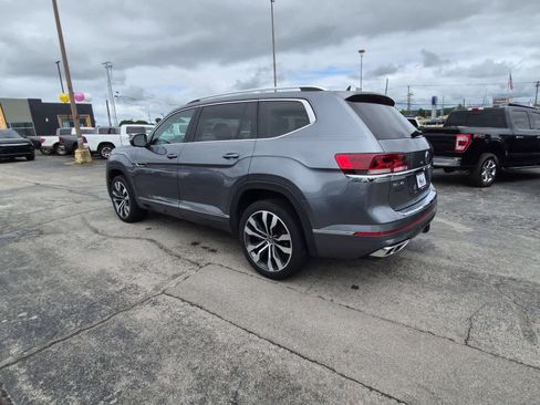 Used 2023 Volkswagen Atlas SEL Premium AWD/4WD image 4