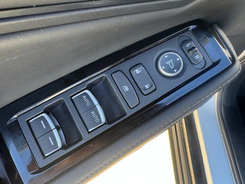 Used 2025 Honda Accord Touring image 11