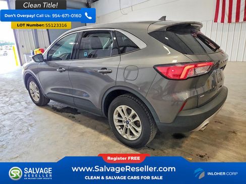 Used 2022 Ford Escape SE w/ Cold Weather Package FWD image 3