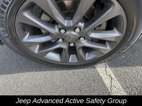 Used 2018 Jeep Grand Cherokee High Altitude AWD/4WD image 12