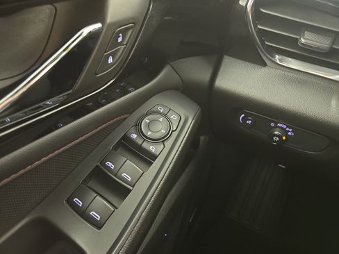 Certified 2023 Chevrolet Traverse RS image 31