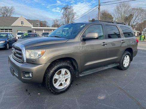 Used 2013 Toyota Sequoia SR5 image 2