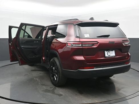 Used 2024 Jeep Grand Cherokee L Laredo image 56