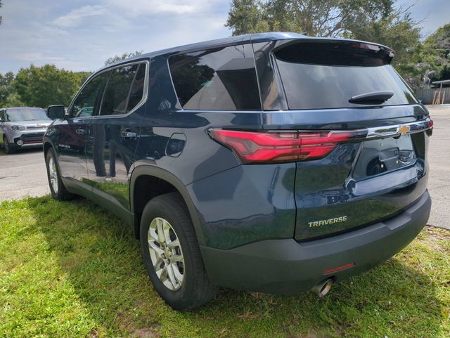 Used 2023 Chevrolet Traverse LS FWD image 3