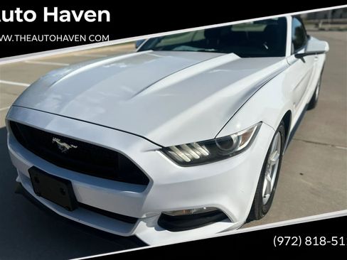 Used 2015 Ford Mustang Convertible RWD image 1