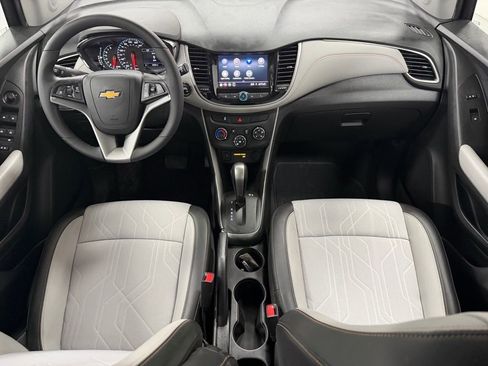 Used 2020 Chevrolet Trax LT w/ LT Convenience Package image 16