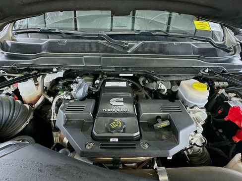Used 2024 RAM 2500 Laramie w/ Safety Group AWD/4WD image 31