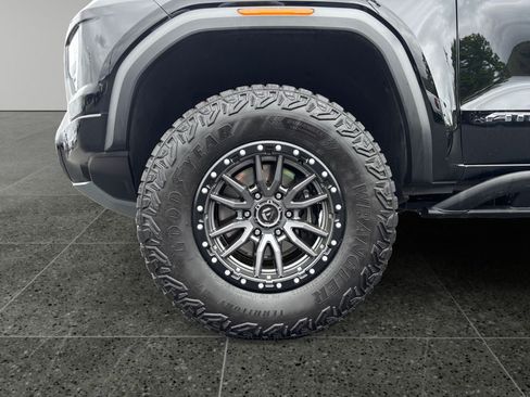 Used 2024 GMC Canyon AT4X AWD/4WD image 4