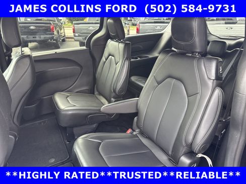 Used 2025 Chrysler Pacifica Select FWD image 23