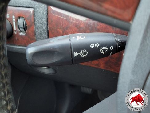 Used 2009 Chrysler 300 Touring RWD image 27