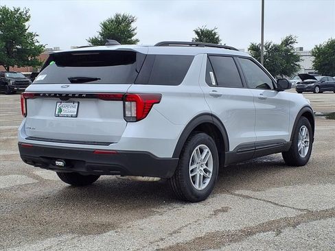 New 2026 Ford Explorer Active RWD image 11