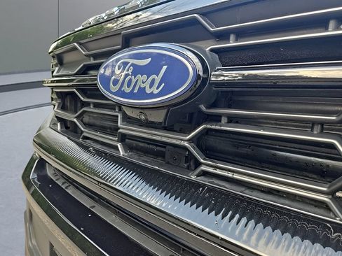 Used 2025 Ford Expedition Active AWD/4WD image 10