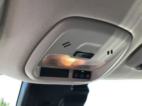 Used 2025 Chevrolet Trax LT image 10