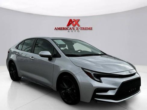 Used 2024 Toyota Corolla SE FWD image 8