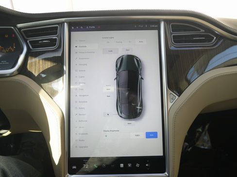 Used 2013 Tesla Model S Performance image 42