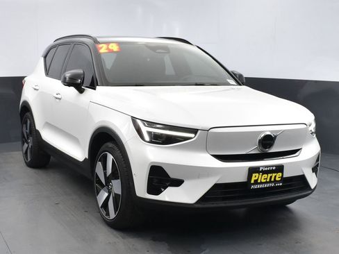 Used 2024 Volvo XC40 Recharge Plus w/ Protection Package Premier image 10