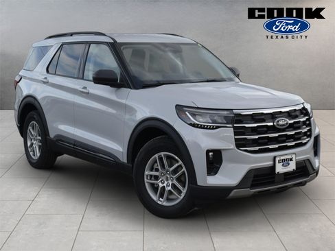 New 2026 Ford Explorer Active w/ Active Comfort Package RWD image 3