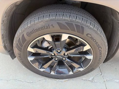 Used 2025 Chevrolet Equinox RS w/ Safety and Technology Package FWD image 6