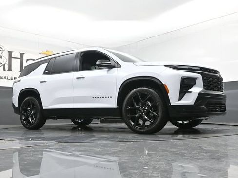 New 2026 Chevrolet Traverse RS w/ LPO, Floor Liner Package FWD image 2