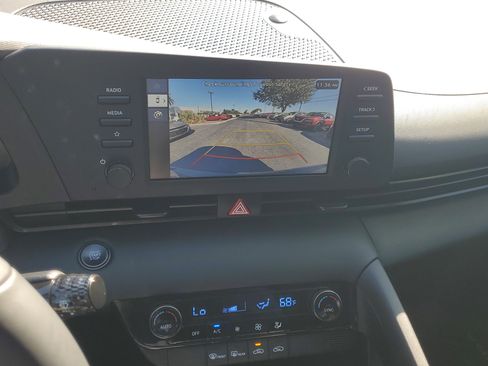 Used 2025 Hyundai Elantra Sport image 25