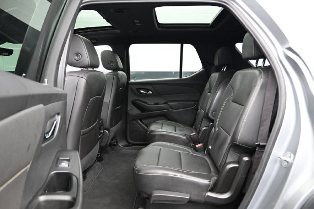 Used 2023 Chevrolet Traverse LT w/ LT Premium Package AWD/4WD image 23