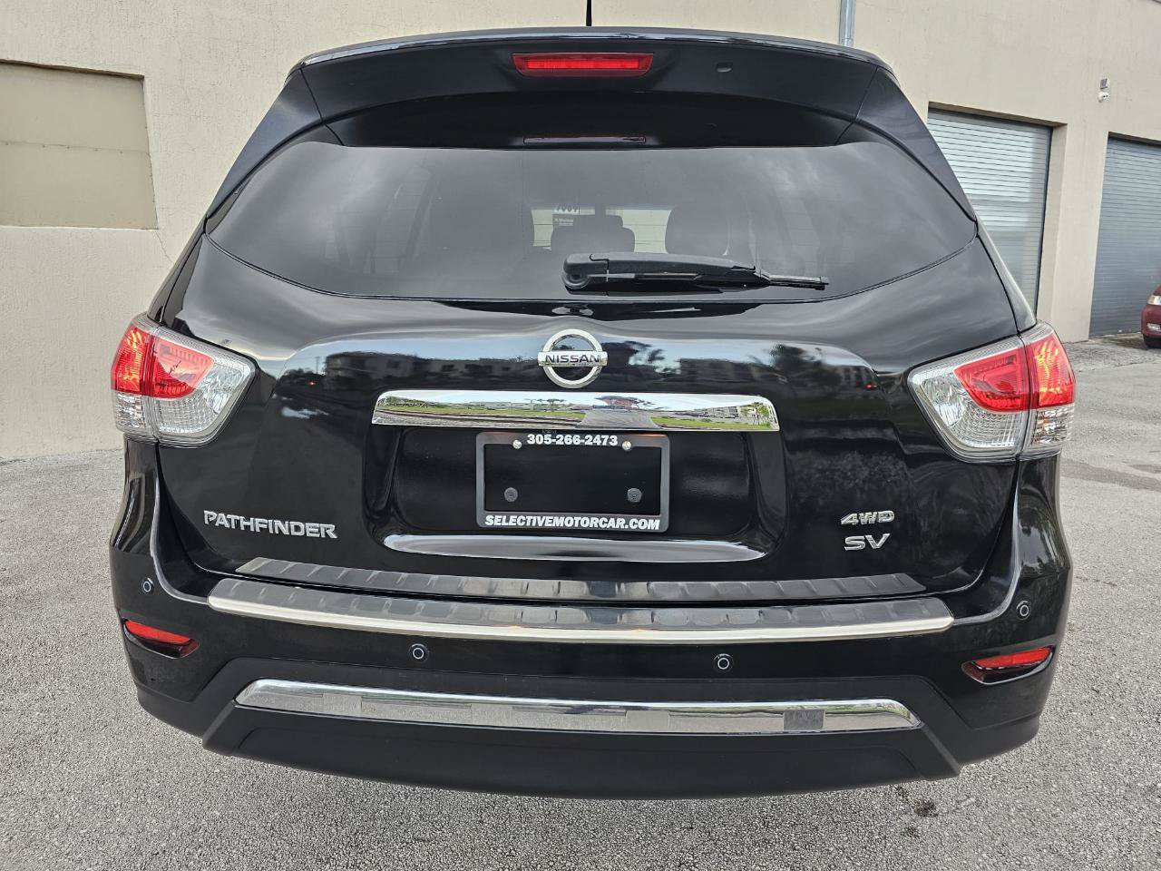 Used 2015 Nissan Pathfinder SV FWD image 11