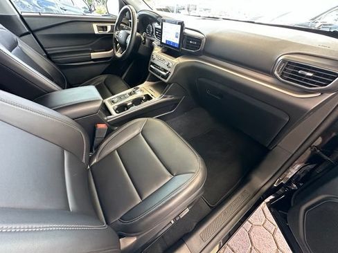 Used 2023 Ford Explorer XLT w/ Equipment Group 202A AWD/4WD image 22