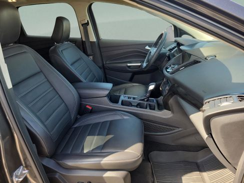 Certified 2019 Ford Escape Titanium image 31