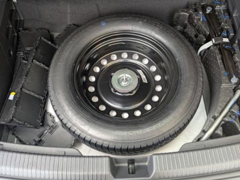 Used 2022 Volkswagen Atlas Cross Sport SEL R-Line image 14