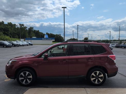 Used 2017 Subaru Forester 2.5i Premium AWD/4WD image 5
