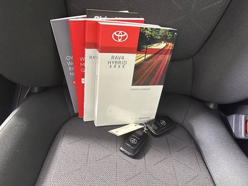 Used 2025 Toyota RAV4 XLE w/ Convenience Package AWD/4WD image 23