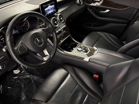 Used 2018 Mercedes-Benz GLC 300 image 4