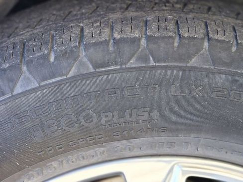 Used 2024 Chevrolet Tahoe Premier image 11