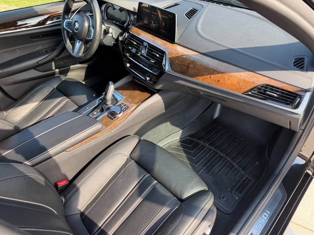 Used 2018 BMW M550i xDrive AWD/4WD image 35