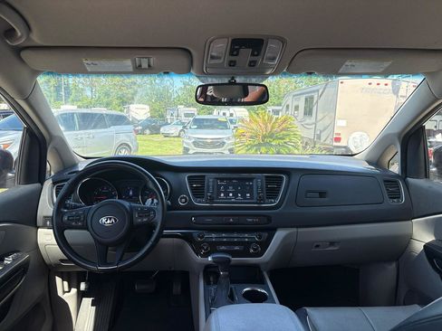 Used 2020 Kia Sedona EX FWD image 15