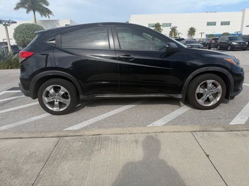 Used 2019 Honda HR-V LX image 6